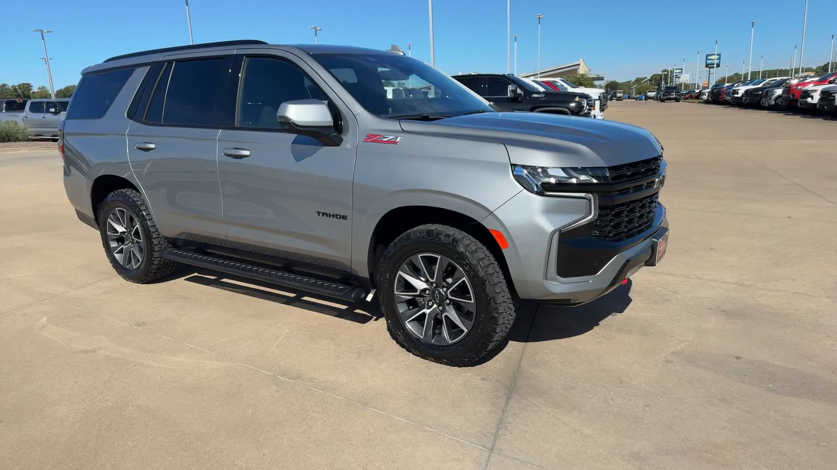 Used 2023 Chevrolet Tahoe Z71 w/ Luxury Package AWD/4WD image 9