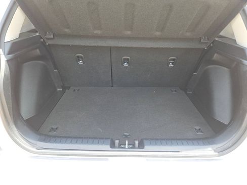 Used 2025 Hyundai Venue SEL FWD image 24