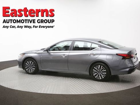Used 2025 Nissan Altima 2.5 SV image 61