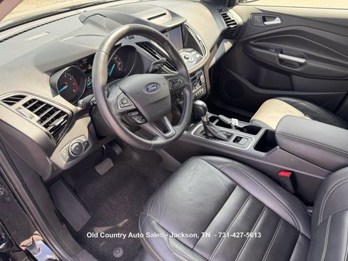 Used 2018 Ford Escape Titanium w/ Ford Safe & Smart Package AWD/4WD image 25