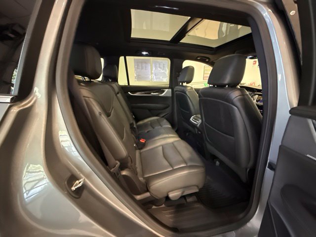 Used 2023 Cadillac XT6 Premium Luxury AWD/4WD image 16