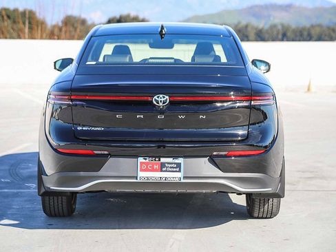 New 2026 Toyota Crown XLE image 6