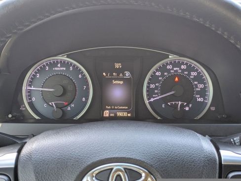 Used 2016 Toyota Camry XLE image 25