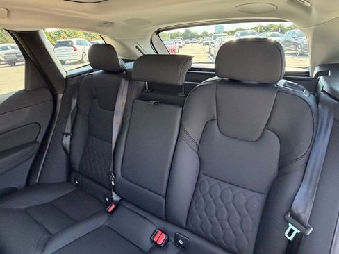 New 2027 Volvo XC60 B5 Plus AWD/4WD image 21