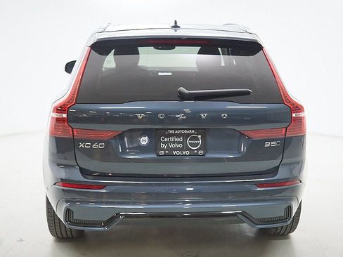 Certified 2024 Volvo XC60 B5 Plus w/ Climate Package image 9
