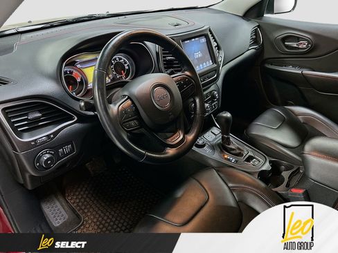 Used 2020 Jeep Cherokee Trailhawk w/ Cold Weather Group image 9