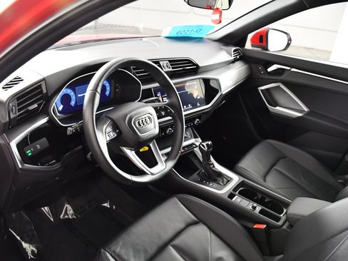 Used 2025 Audi Q3 2.0T Premium AWD/4WD image 2