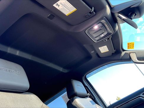 Used 2022 GMC Sierra 1500 AT4 image 31