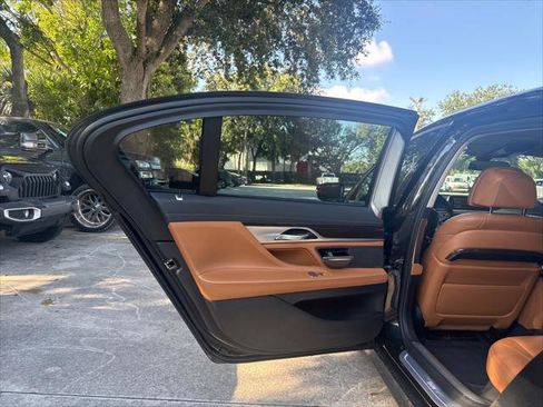 Used 2022 BMW 740i w/ Premium Package RWD image 16