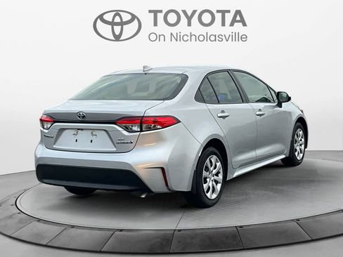 Used 2024 Toyota Corolla LE image 6