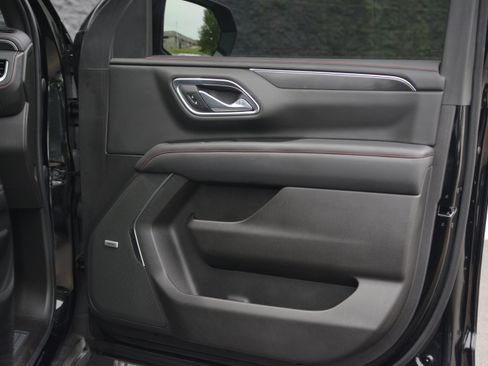 Used 2021 Chevrolet Tahoe RST w/ Luxury Package RWD image 24
