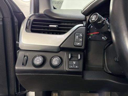 Used 2019 Chevrolet Tahoe Premier AWD/4WD image 15