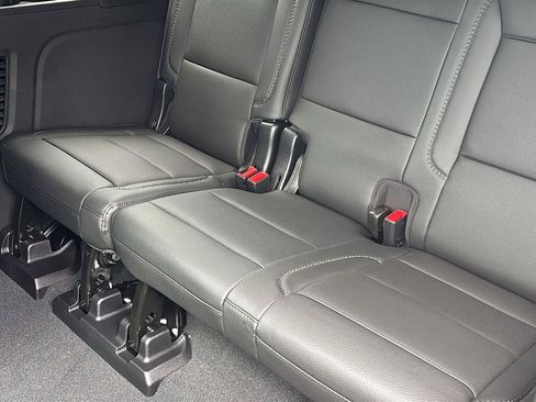 New 2026 GMC Yukon XL Denali w/ Denali Reserve Package RWD image 19