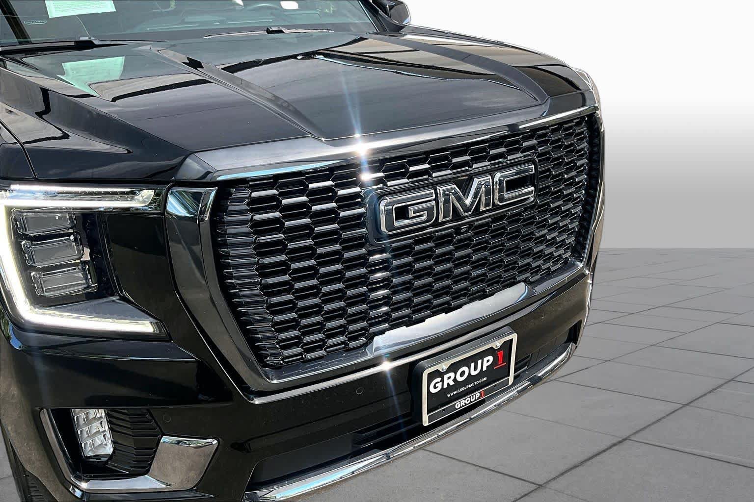 Used 2024 GMC Yukon XL Denali Ultimate AWD/4WD image 30