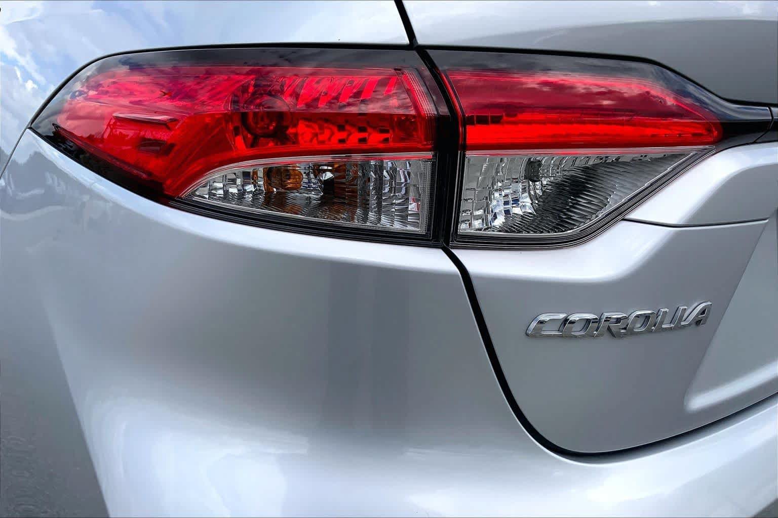 Certified 2026 Toyota Corolla SE w/ SE Premium Package FWD image 28