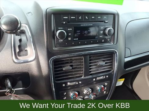 Used 2016 Dodge Grand Caravan SE image 22