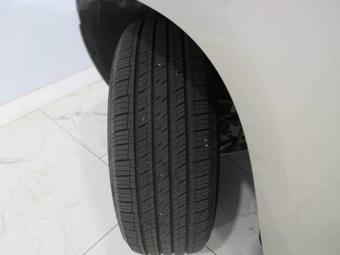 Used 2007 Cadillac Escalade EXT w/ Information Package image 26