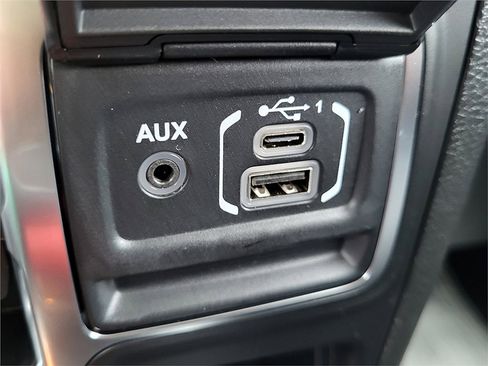 Used 2023 Jeep Wrangler Sahara image 19