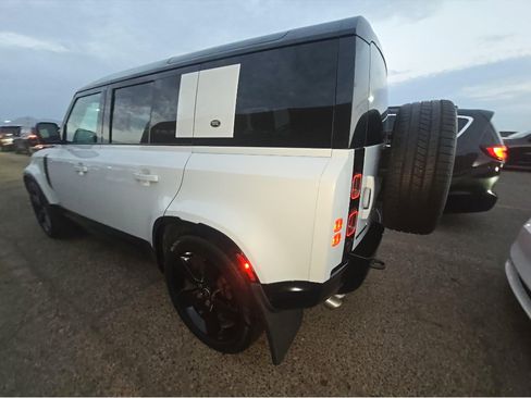 Used 2023 Land Rover Defender 110 V8 AWD/4WD image 5