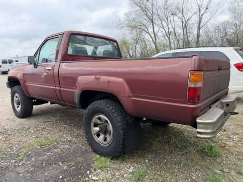 Used 1988 Toyota Pickup 4x4 Regular Cab V6 image 4