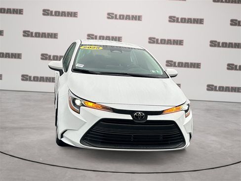 Used 2025 Toyota Corolla LE image 8