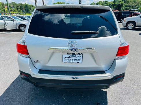 Used 2012 Toyota Highlander FWD image 4