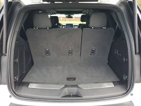 Used 2022 Chevrolet Tahoe Z71 w/ Luxury Package image 32