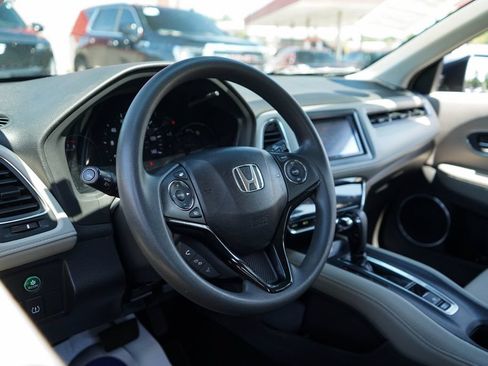 Used 2018 Honda HR-V EX image 5