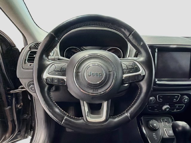 Used 2018 Jeep Compass Limited w/ Navigation Group AWD/4WD image 9