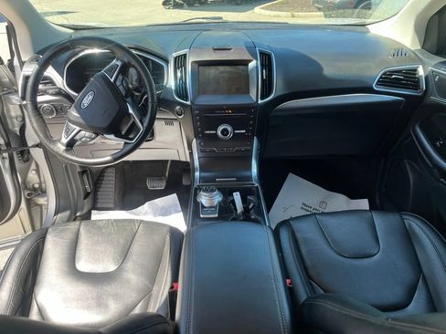Used 2019 Ford Edge Titanium AWD/4WD image 10