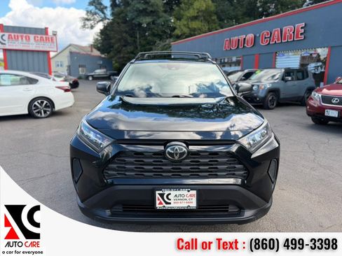 Used 2019 Toyota RAV4 LE AWD/4WD image 2