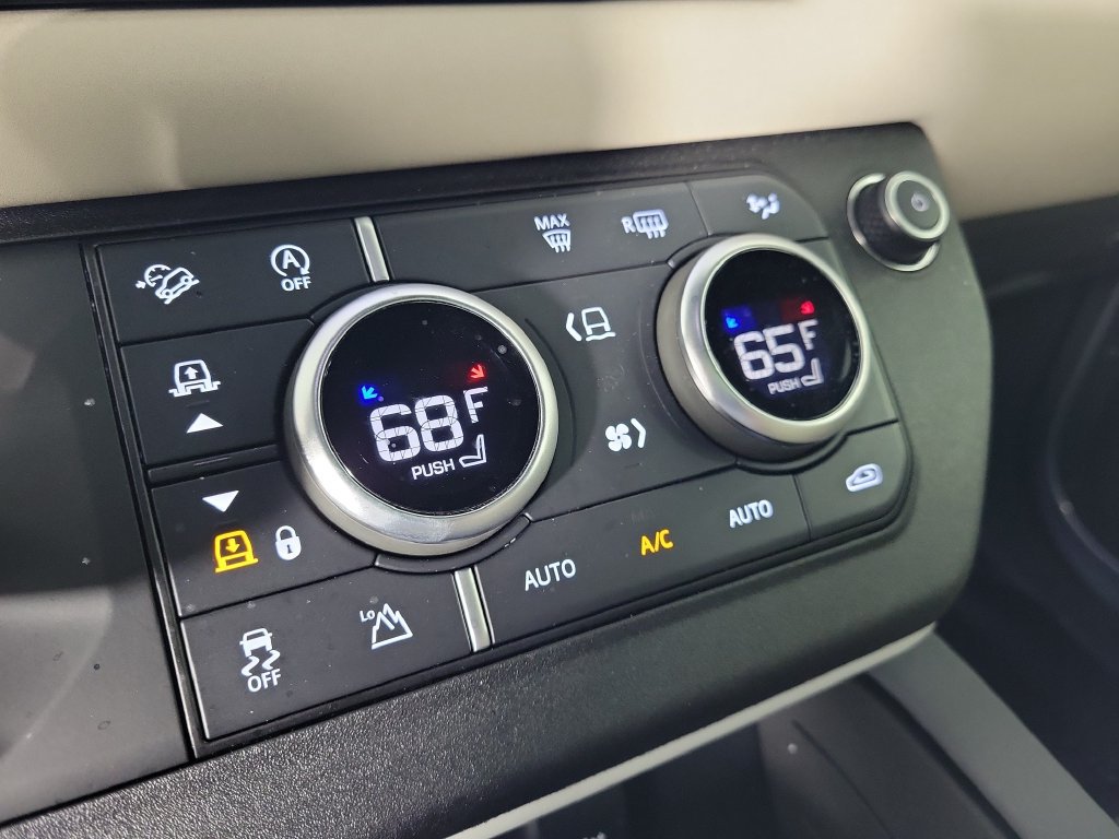 Used 2023 Land Rover Defender 130 SE AWD/4WD image 27