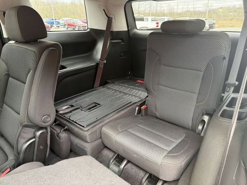 Used 2022 GMC Acadia SLE w/ LPO, Floor Liner Package image 34