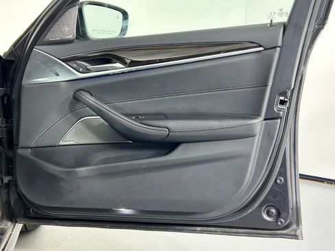 Used 2023 BMW 530i xDrive w/ M Sport Package image 9