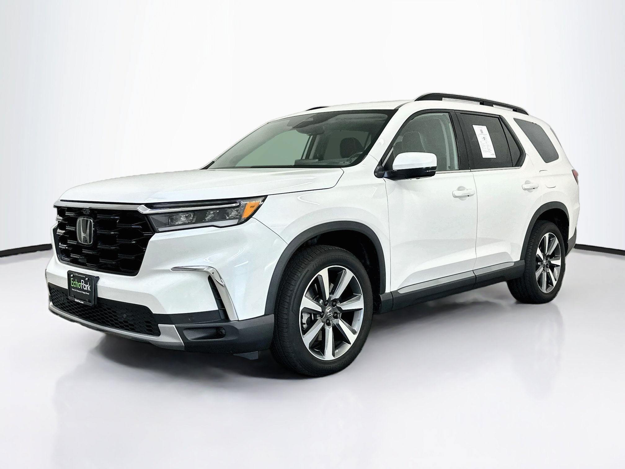 Used 2025 Honda Pilot Elite image 3