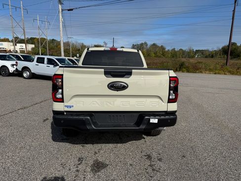 New 2025 Ford Ranger XLT w/ Black Appearance Package image 19