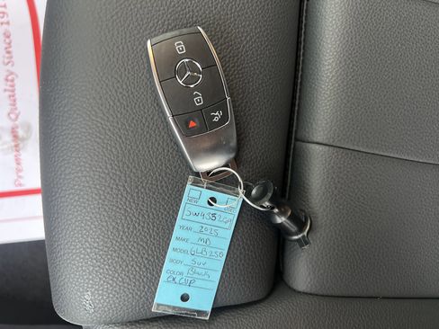 Certified 2025 Mercedes-Benz GLB 250 4MATIC image 30