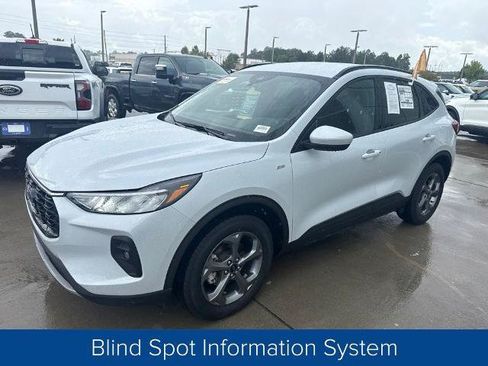 Certified 2025 Ford Escape ST-Line Select AWD/4WD image 3