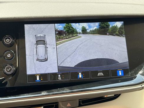 Used 2021 Buick Envision Avenir w/ Technology Package II FWD image 27
