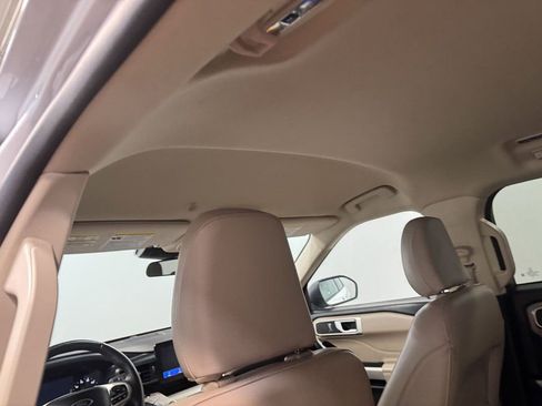 Used 2023 Ford Explorer XLT w/ Equipment Group 202A image 11