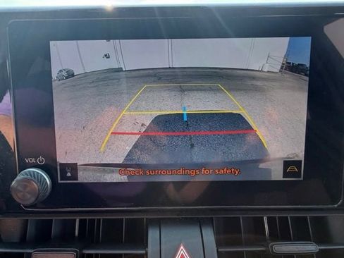Used 2025 Toyota RAV4 XLE AWD/4WD image 2