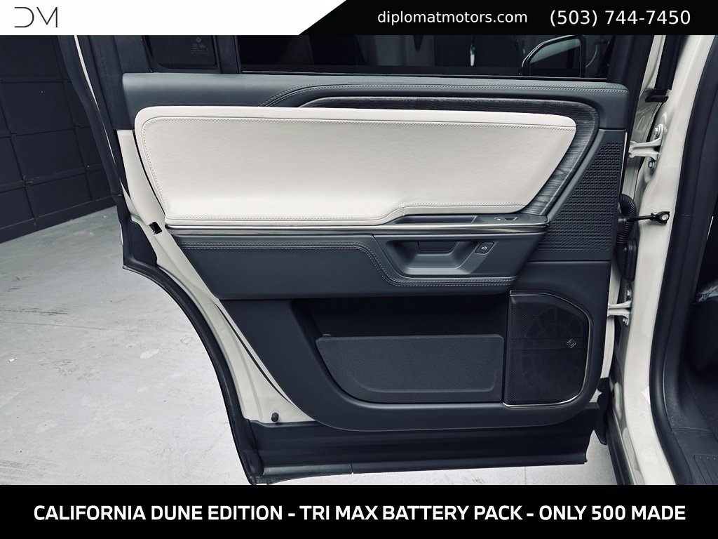 Used 2025 Rivian R1S Adventure Tri AWD/4WD image 29