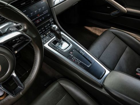 Used 2019 Porsche 911 Carrera RWD image 18