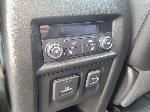 Used 2023 Chevrolet Traverse High Country w/ LPO, Floor Liner Package AWD/4WD image 38