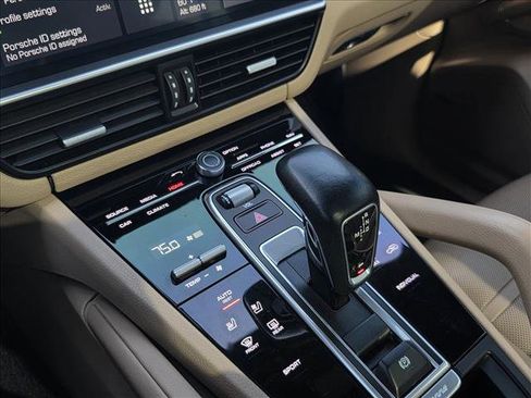 Used 2019 Porsche Cayenne w/ Premium Plus Package image 14