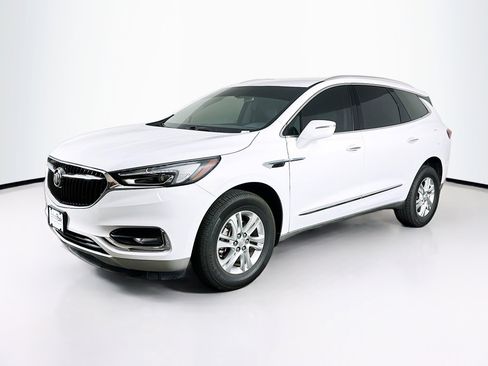 Used 2020 Buick Enclave Essence image 3