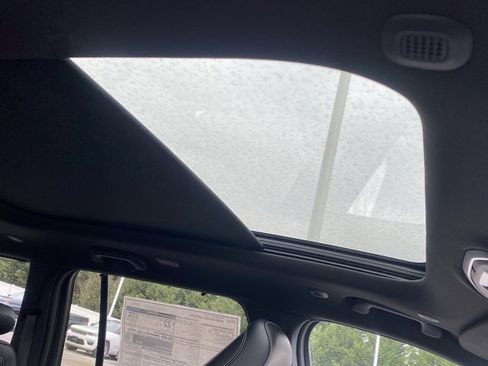 New 2025 Jeep Grand Cherokee Limited w/ Luxury Tech Group II image 51