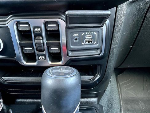 Used 2022 Jeep Wrangler Unlimited Sahara w/ Cold Weather Group image 32