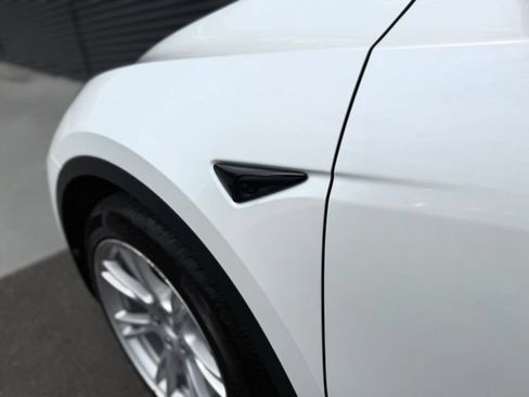 Used 2021 Tesla Model Y Long Range AWD/4WD image 36