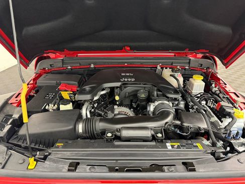 Used 2021 Jeep Gladiator Mojave AWD/4WD image 32